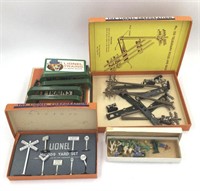 Vintage Lionel accessories box lot