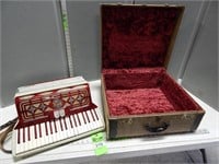 Cingolani accordion in a hard shell case