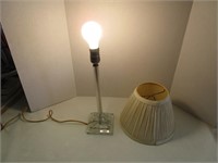 Midcentury modern table lamp with shade; works;