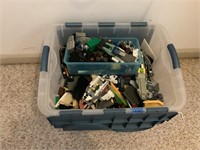 Tote: Legos-LOTS