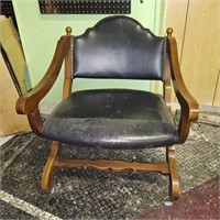 VINTAGE CHAIR