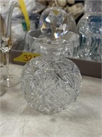 Round leaf crystal decanter