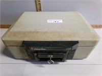 Sentry 1100 safe with key