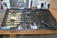 Whirlpool 36in Gas Cooktop with Griddle