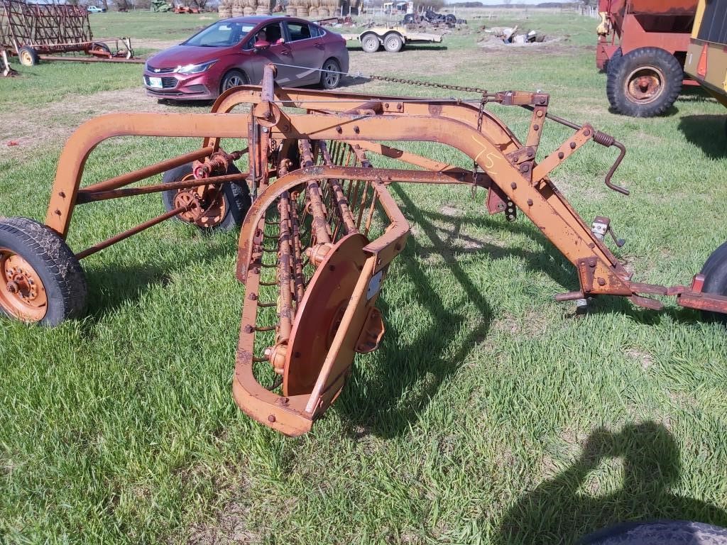 Allis side delivery rake, (drives from 1 wheel)