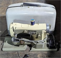 (N) necchi sewing machine with *broken base* and