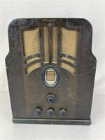 Vintage Philco Model 610 Tombstone Radio