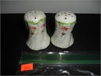 White with flowers Salt and Pepper Shakers