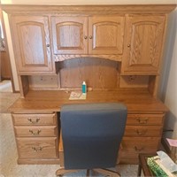 Beautiful Oak Desk with Hutch, Chair