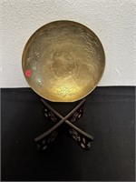 LRG BRASS BOWL WITH WOODEN STAND