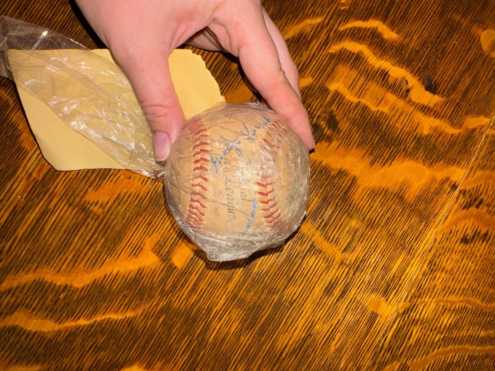 Autograph Baseball