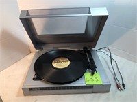 Sound Design turntable, untested, with KISS record