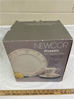 Newcor dynasty fine porcelain China 4 dinner