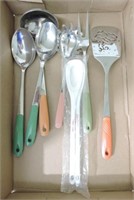 Fiesta Post 86 go along lot of utensils