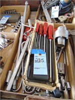 FLAT OF MAINLY SNAP ON-SCREWDRIVERS, BUSHING DRIVR