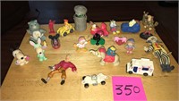 Misc. Small Plastic Toys with Easter Snoopy