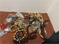 Assorted jewelry