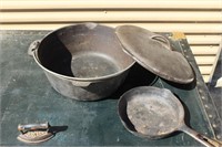 Cast Iron Pan/ Iron/ Dutch Oven