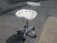 Adjustable Rolling Seat