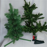 2 18 inch trees - mismatched stands