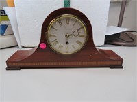 Vintage Syroco 8 Day Clock Runs (missing 1 hand)
