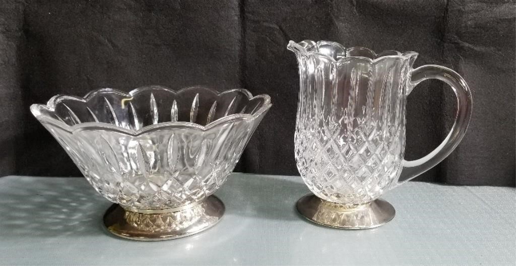 10in Glass Bowl on Pedestal and