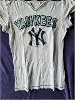 Yankees shirt