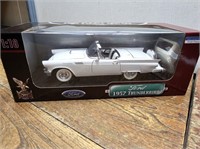 NEW 1957 FORD Thunderbird Collectable Car 1:18