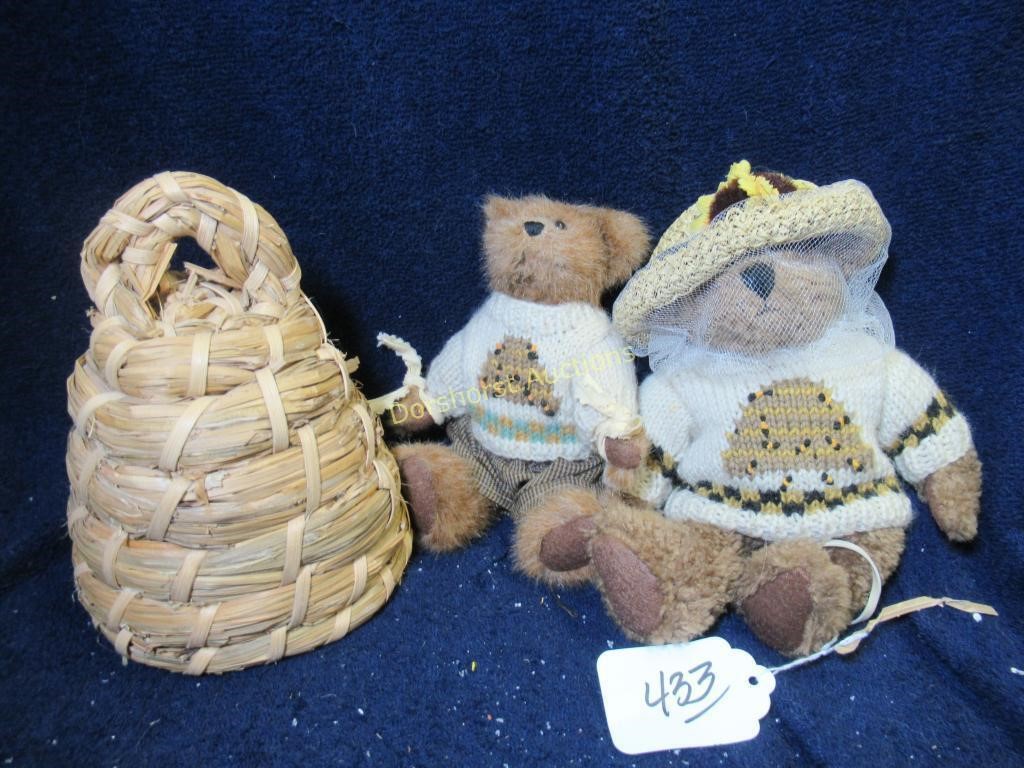 BOYD'S BEE KEEPER & HELPER TEDDY BEARS & BEEHIVE