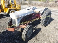 8N FORD TRACTOR
