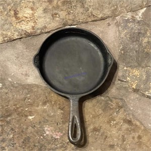 Cast Iron Skillet Unbranded 3-S