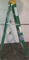 Louisville 6 ft fiberglass ladder