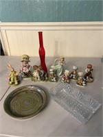Lot of figurines, vase and 2 dishes, bring boxes