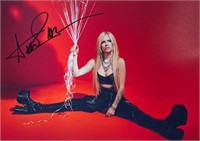 Autograph COA Avril Lavigne Photo