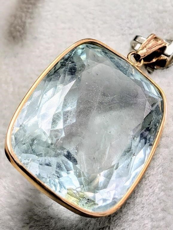 $2200 14K  5.6g Aqua(25ct) Pendant