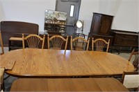 OAK DOUBLE PEDESTAL TABLE, 8 CHAIRS & 3 LEAVES