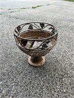 Round Metal Planter/Outdoor Plant Stand