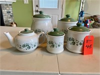 Box lot matching ivy print canisters & tea pot