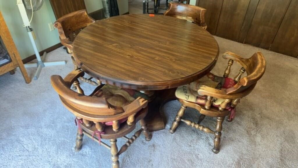 WOOD DINING TABLE WITH 4 CHAIRS & 2 LEAVES