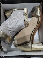 Size 7 M  Womens gold heels