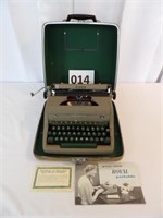 Vintage Royal Portable Typewriter w/Case