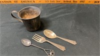 Sterling cup and spoons/82 total grams