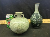 2) oriental vases