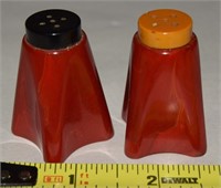 Vtg Bakelite Art Deco Red Slag Salt Pepper Shakers