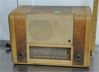 Vintage tube radio, as is, not working