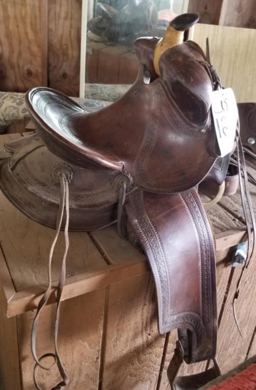 Small antique Western saddle, 12" seat