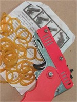 Metal Folding 6-Shot rubber band gun with lots of