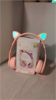 Brand New wireless light up cat ear headphones.