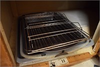 Baking Pans & Cooling Rack