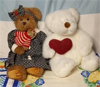 2 vintage stuffed bears